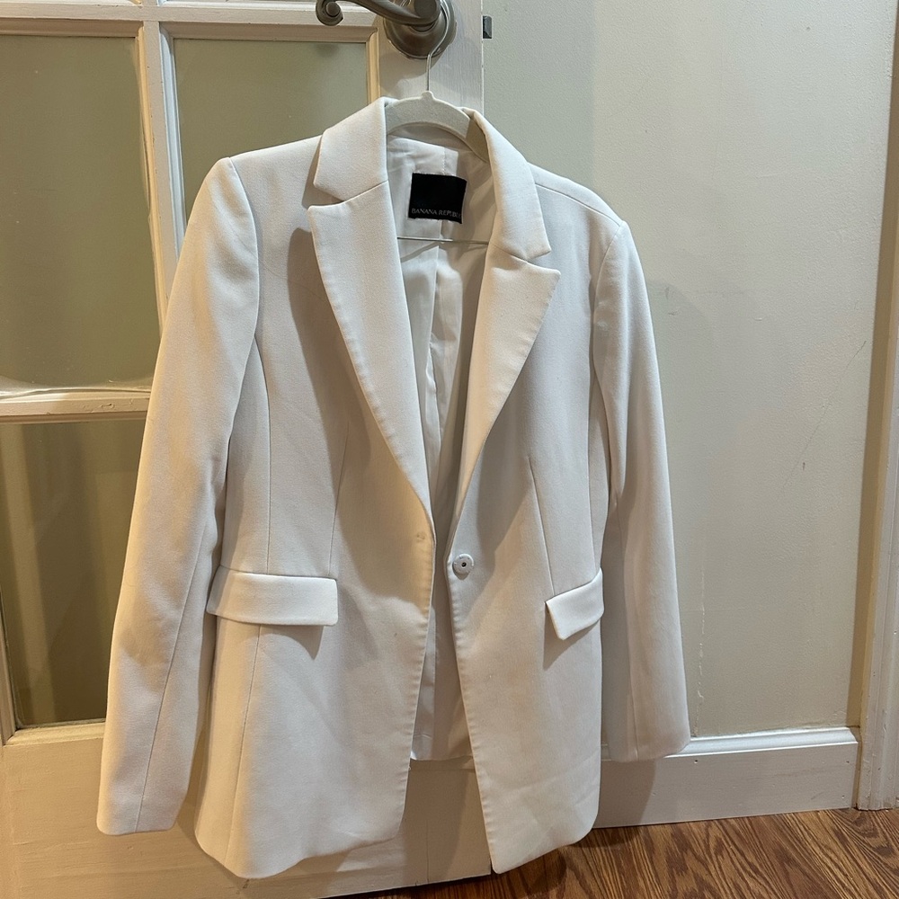 SOLD - please do not buy - Zara Classic White Blazer for Women